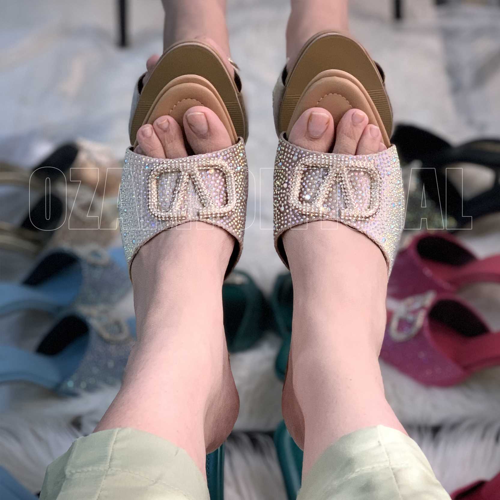 VALVET FEET