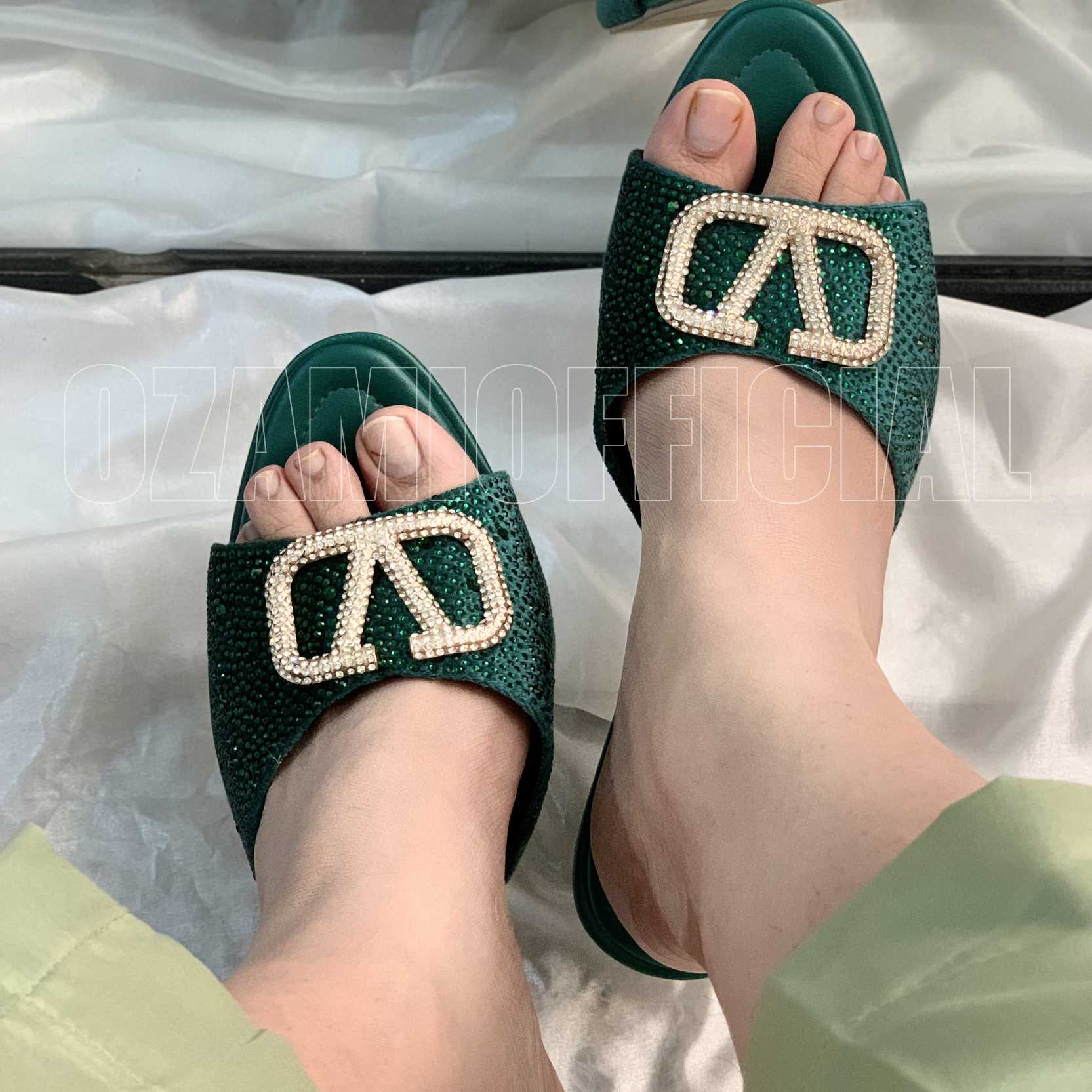 VALVET FEET