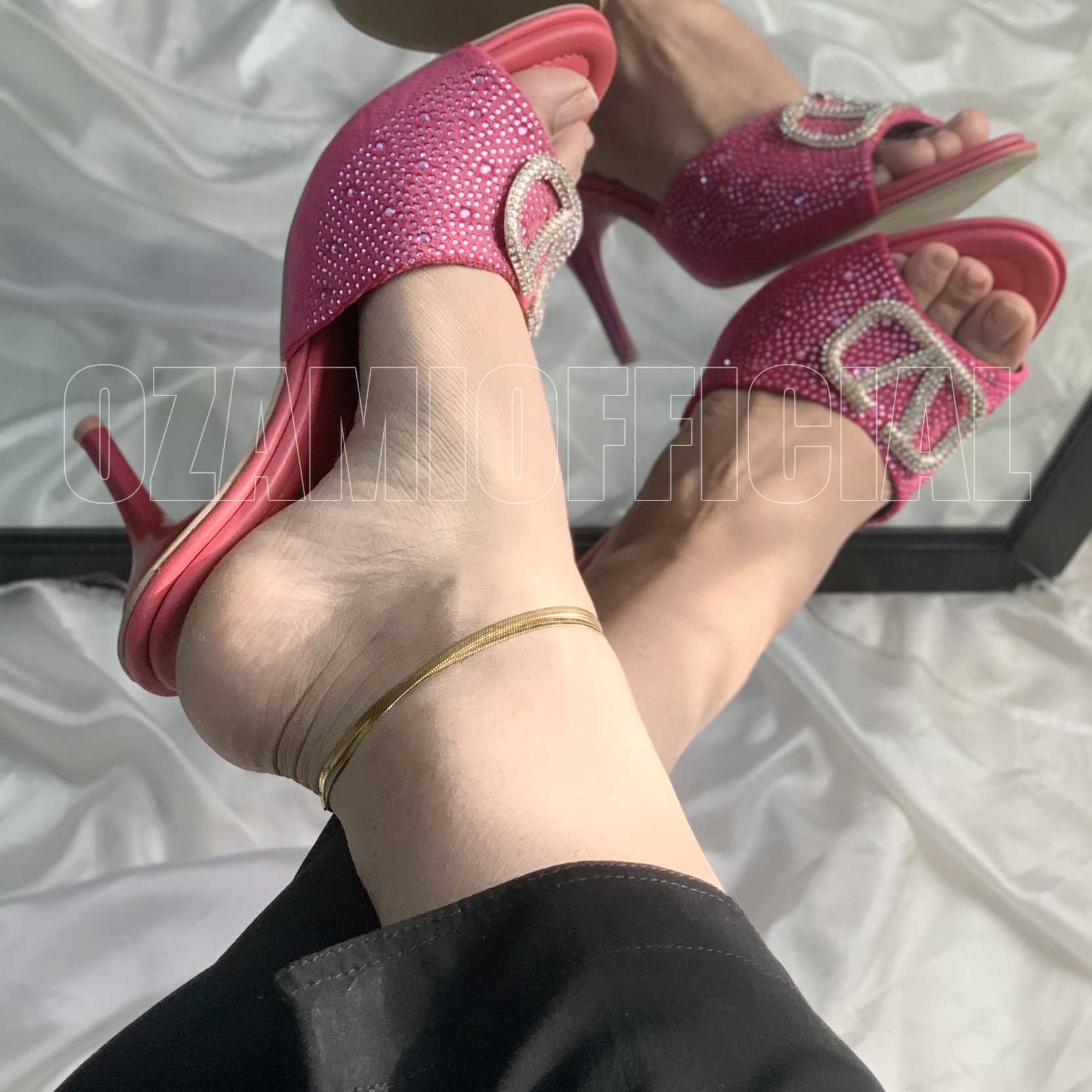 VALVET FEET