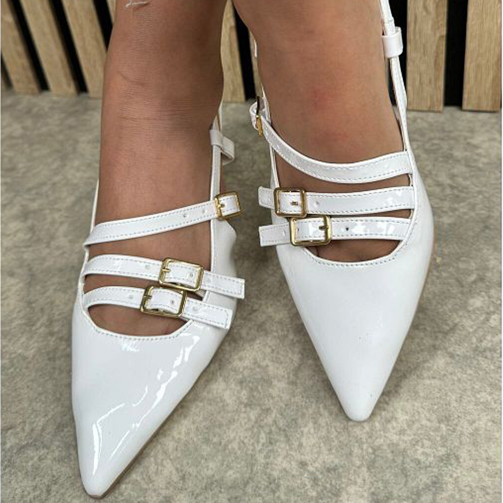 GLOSSY BELTED